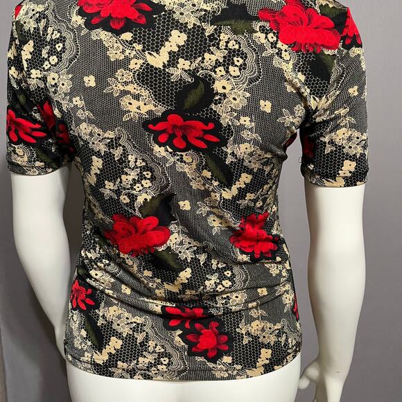Susan Lawrence Cherry Red Floral Knit Romantic Short Sleeve Top Sz-Medium - Picture 7 of 10
